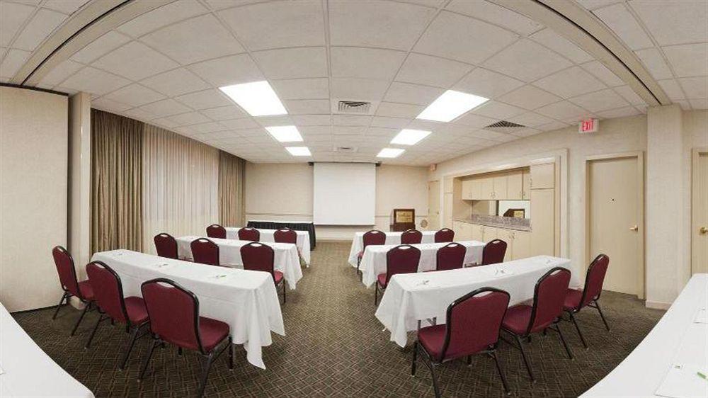 Holiday Inn Charlotte University By Ihg Exterior foto