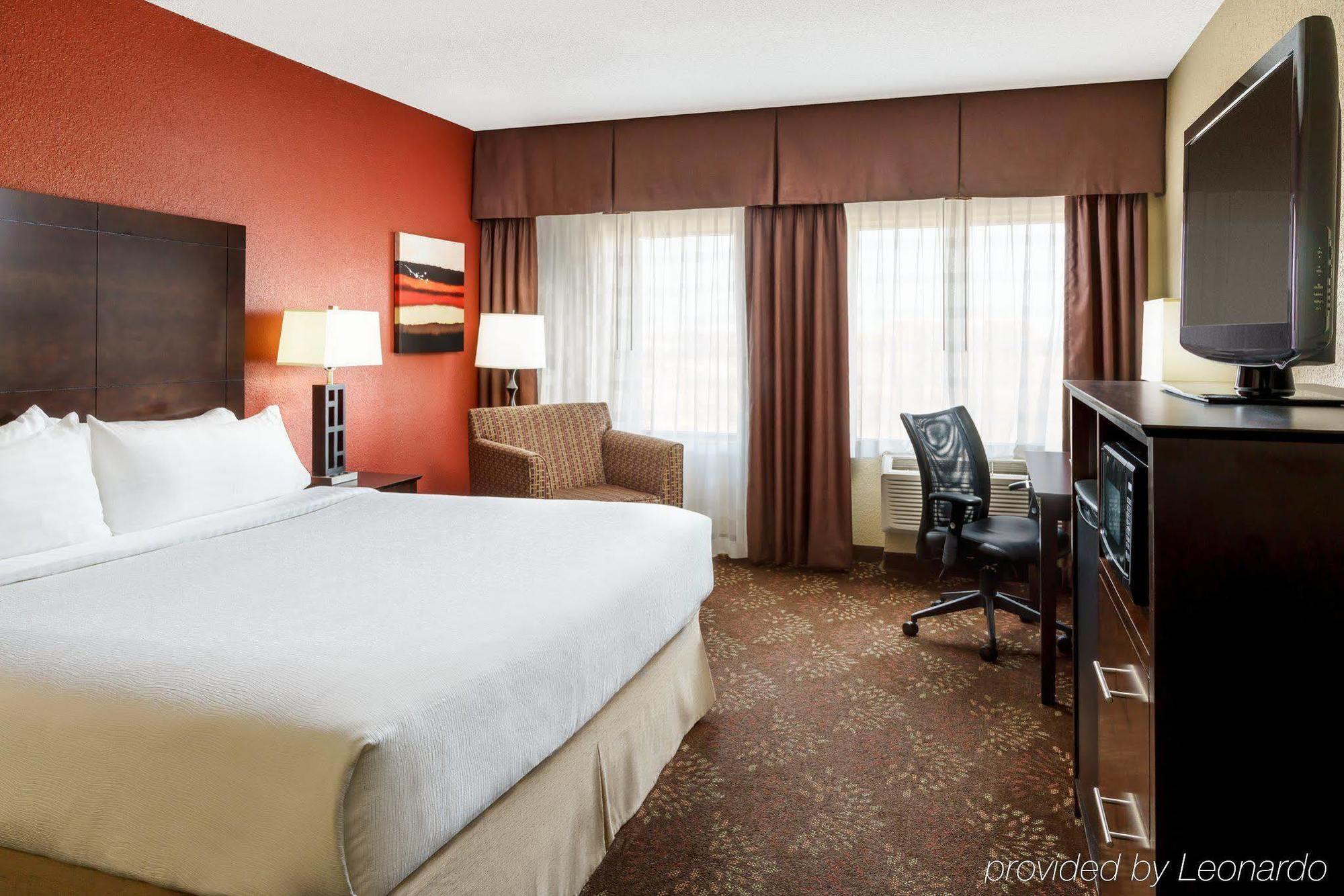 Holiday Inn Charlotte University By Ihg Exterior foto