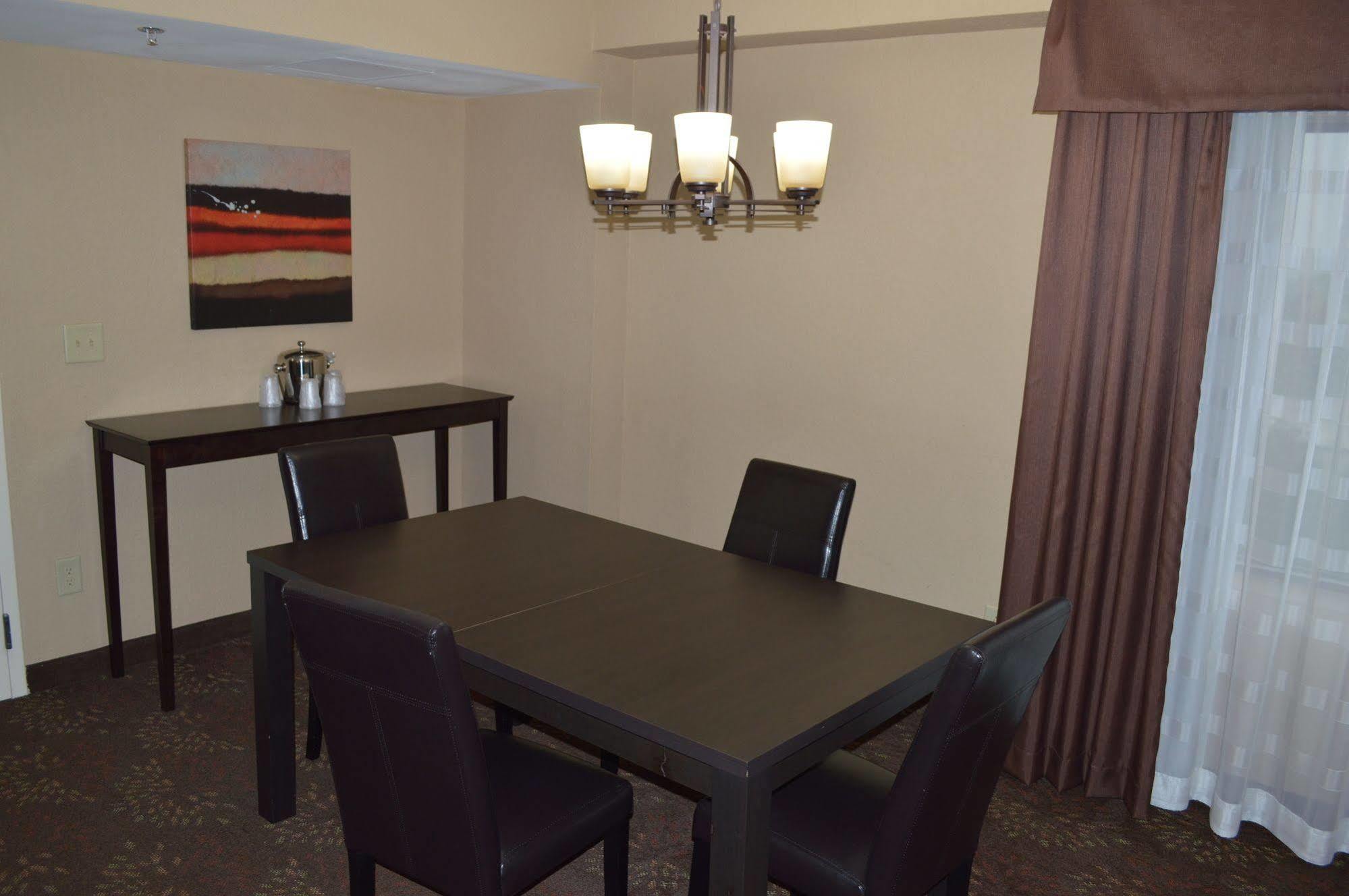 Holiday Inn Charlotte University By Ihg Exterior foto